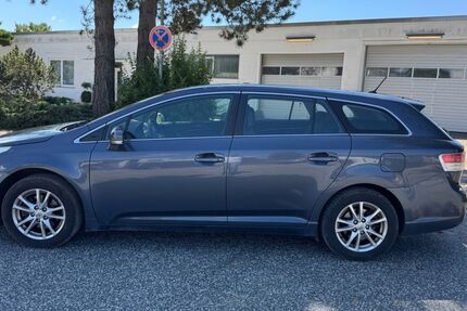 Toyota Avensis 211.723 km 4.590 &euro; Barsbüttel 22885