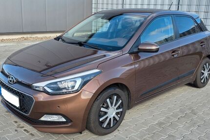 Hyundai i20 82.229 km 7.999 &euro; Hamburg 20457