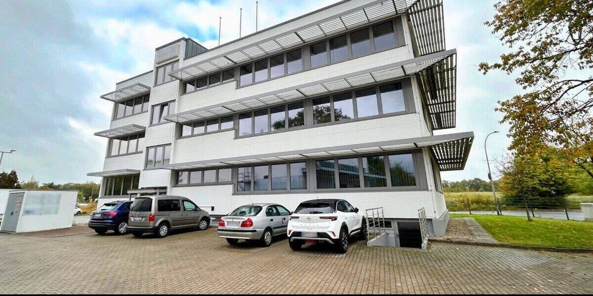 Flexible Bürofläche mit Stellplätzen und Keller in Quickborn zimmer