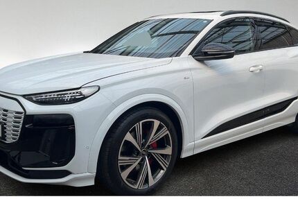 Audi Q6 e-tron 4.626 km 71.330 &euro; Hamburg 22529