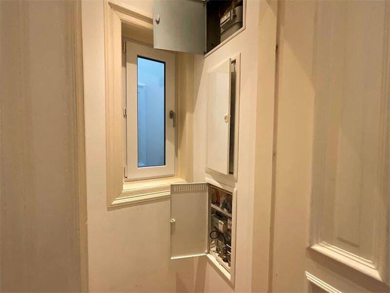 Mittendrin und ruhig - 5 Zimmer WHG, ca. 134 m², WG geeignet, im 3. OG am Steindamm, St. Georg
