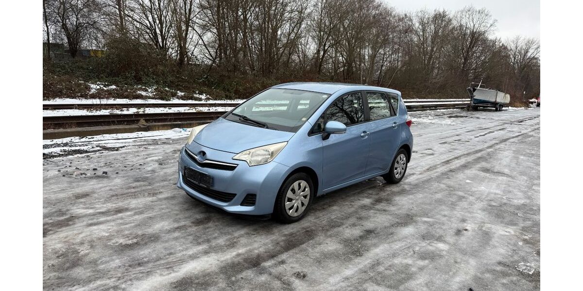 Toyota Verso-S 212.356 km 2.500 &euro; HAMBURG 22113