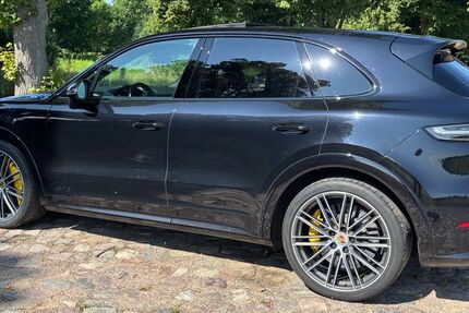 Porsche Cayenne 96.000 km 74.500 € Hamburg 22397