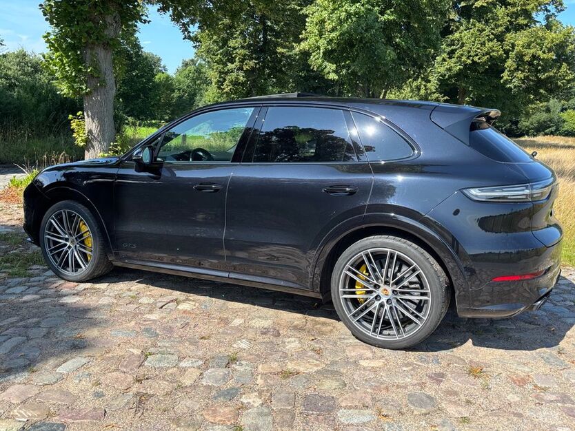 Porsche Cayenne 96.000 km 74.500 € Hamburg 22397