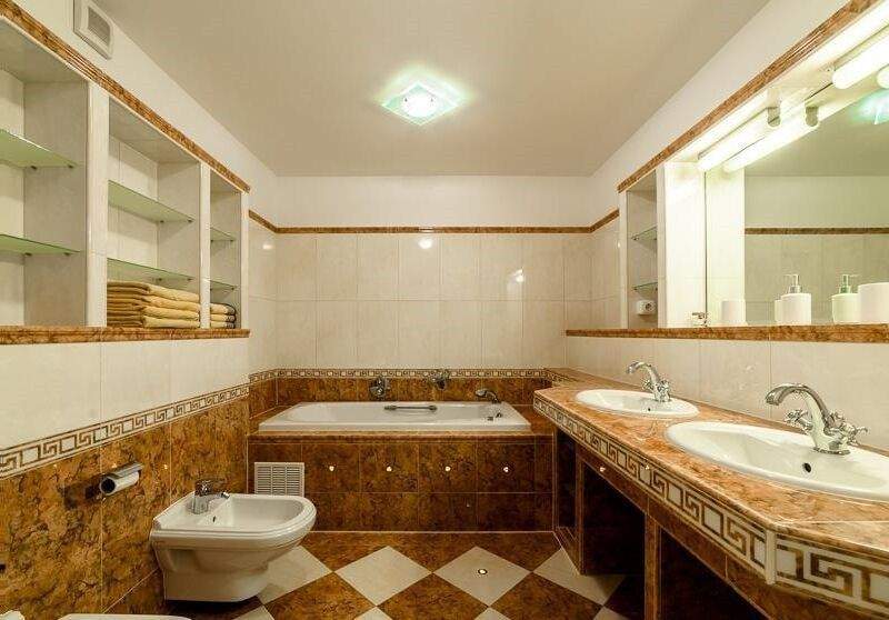 Mehrfamilienhaus, Wohnhaus Hamburg Blankenese - 7 Zimmer, 258 m&sup2;, 1.990.000&euro; | Angebot:25801822