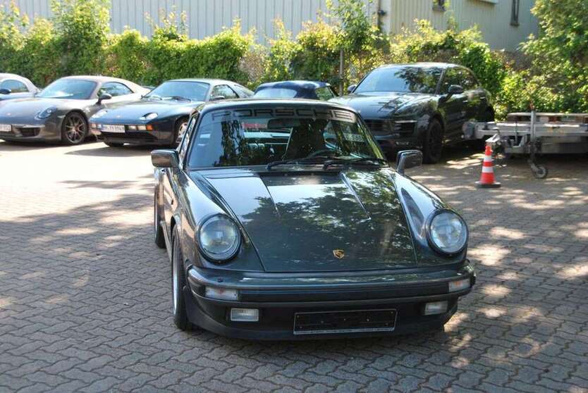 911