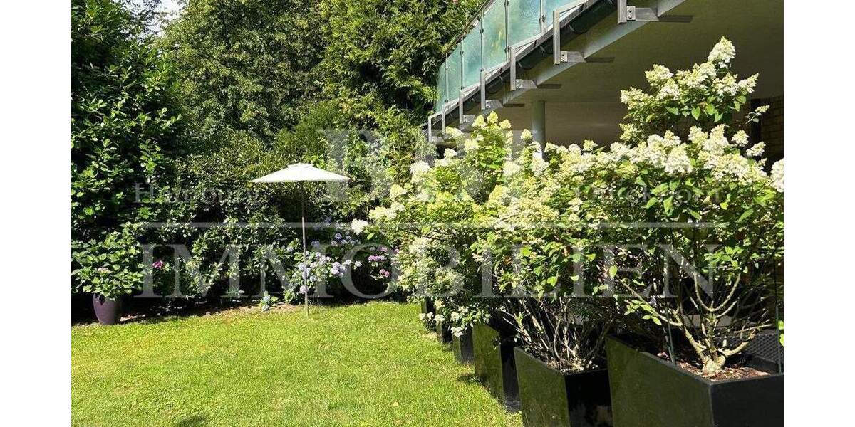 Erdgeschosswohnung mit Südgarten und 2 TG - Stilvolles Wohnen in privater Atmosphäre 4 zimmer