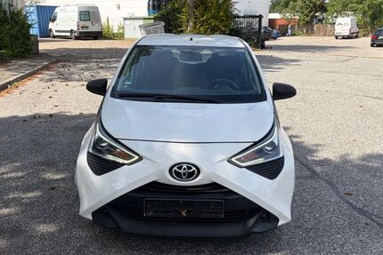 Toyota Aygo (X) 72.804 km 4.999 &euro; Barsbüttel 22885