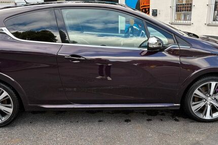 Peugeot 208 99.980 km 6.490 &euro; Hamburg, Deutschland 22547