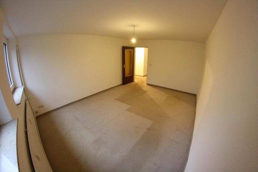 Büro & Lager mit Pantry und Duschbad; frisch gestrichen zimmer