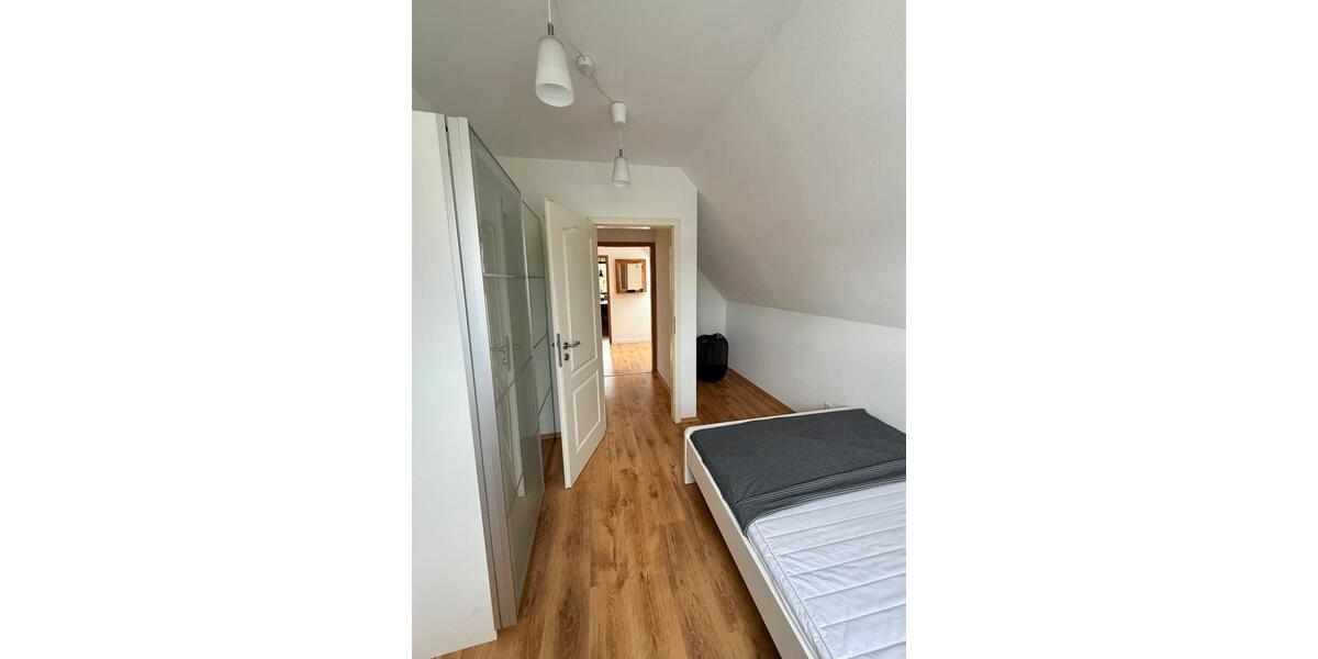 Dachgeschoßwohnung Hamburg Wandsbek - 3 Zimmer, 56 m&sup2;, 1.200&euro; | Angebot:26253938