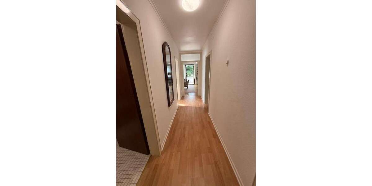 Etagenwohnung Hamburg Groß Borstel - 3 Zimmer, 82 m&sup2;, 1.350&euro; | Angebot:26884431