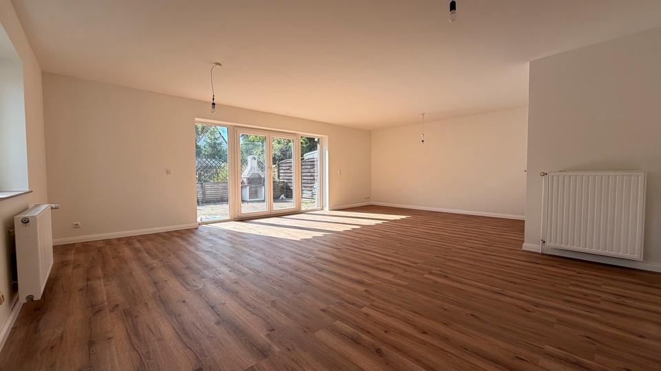 Doppelhaushälfte Wedel - 4 Zimmer, 120 m&sup2;, 2.000&euro; | Angebot:26527076