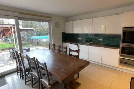 Haus Hamburg Farmsen-Berne - 3 Zimmer, 105 m&sup2;, 1.650&euro; | Angebot:26798854