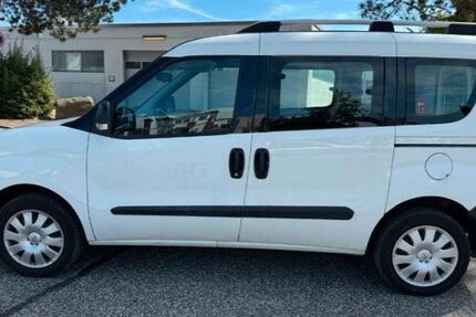 Opel Combo 83.438 km 5.999 &euro; Barsbüttel 22885
