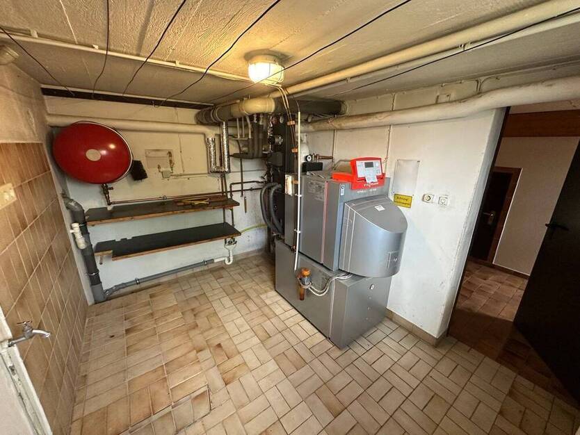*** Großes Zweifamilienhaus mit viel Platz & Raum für 2 Generationen oder zum Arbeiten & Wohnen ***