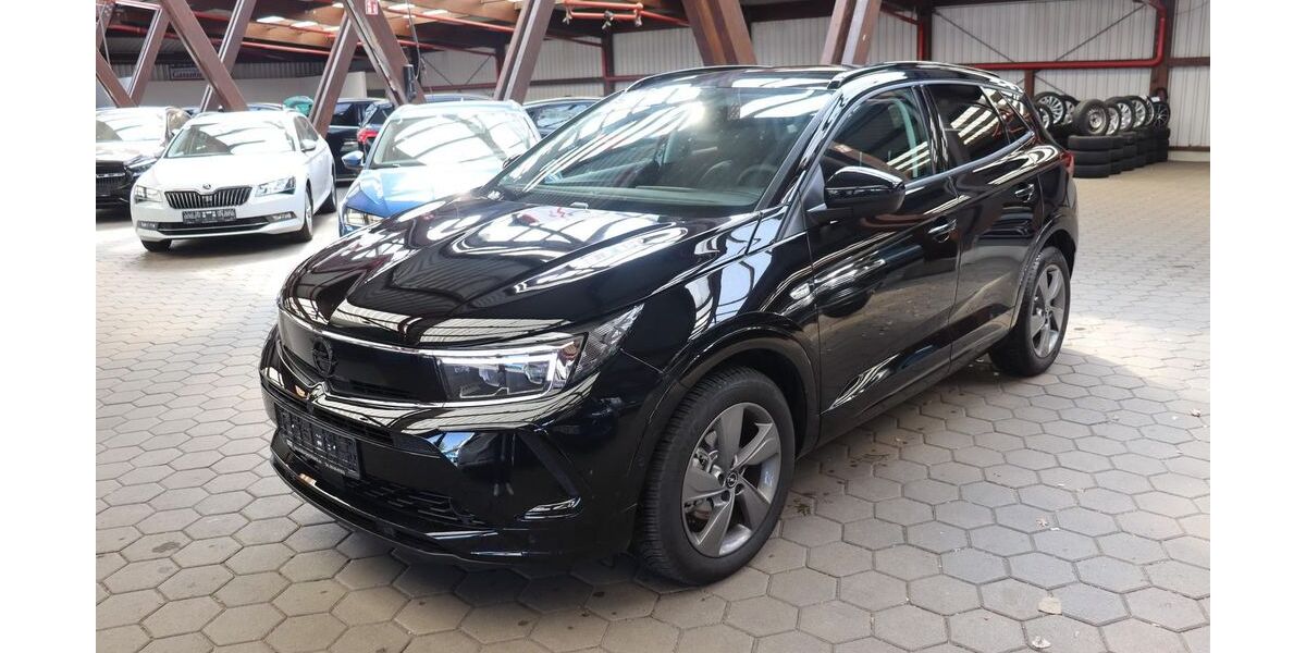 Opel Grandland (X) 9.524 km 23.990 &euro; Norderstedt 22844