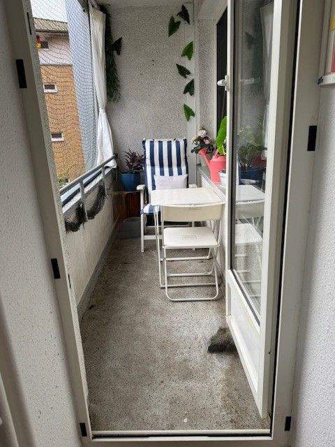 Bitte unsere Fragen beachten! HH-Farmsen, 2,5 Zimmer Wohnung im 1.OG mit Balkon 2 zimmer