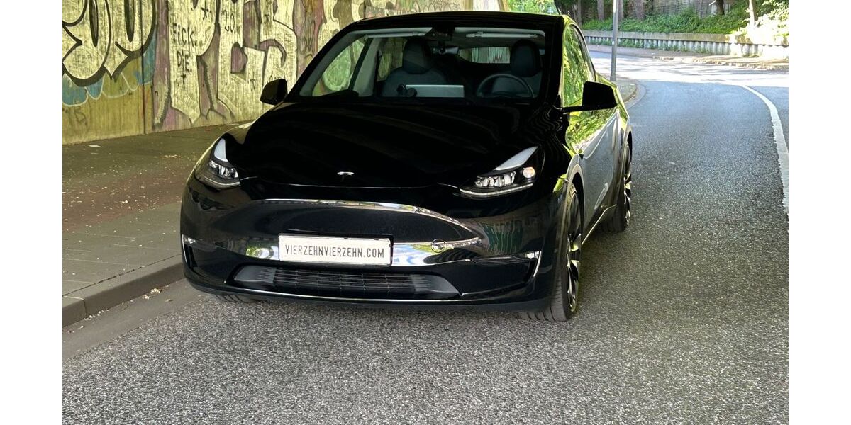 Tesla Model Y 34.900 km 37.900 € Hamburg 22083