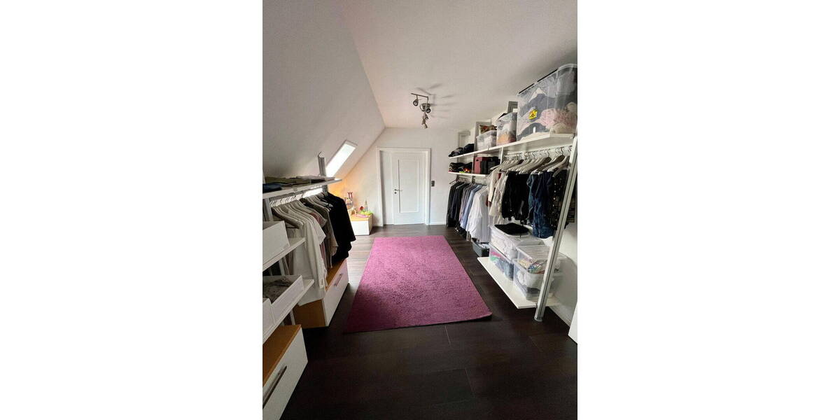 Einfamilienhaus Hamburg Rahlstedt - 8 Zimmer, 180 m&sup2;, 2.800&euro; | Angebot:26306502