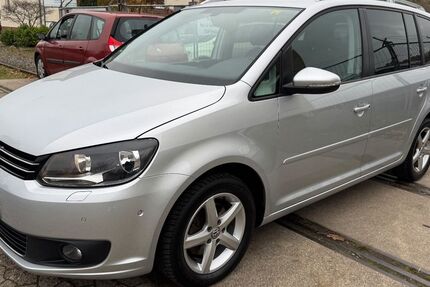 VW Touran 225.000 km 6.999 € Buxtehude 21614