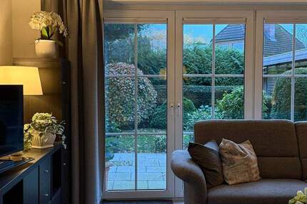 ***Tolle Doppelhaushälfte am Saseler Markt, mit Keller und Carport, frei ab 022026*** 4 zimmer