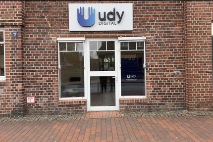 Top Lage direkt am Anfang der Bahnhofstr. Wedel | Provisionsfrei zimmer