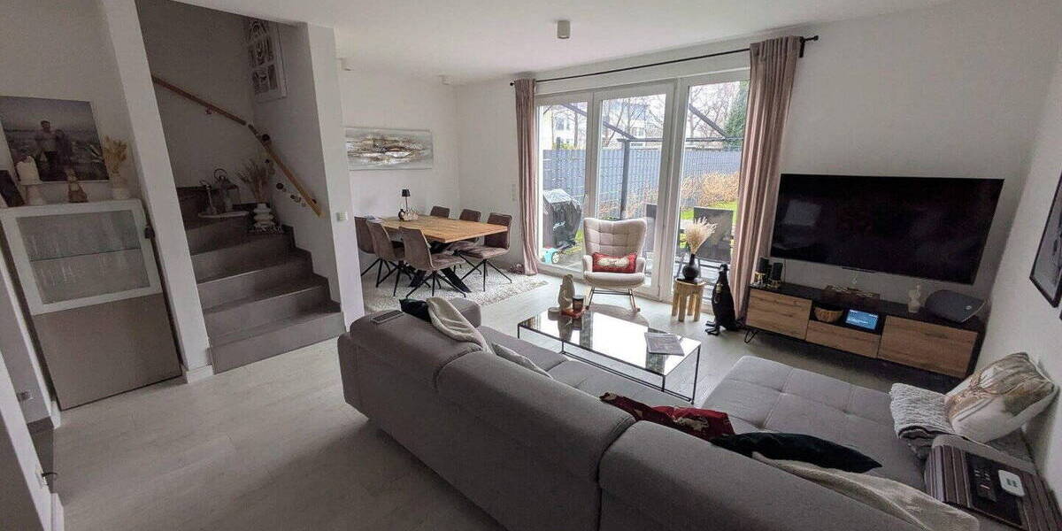 Reihenmittelhaus Quickborn - 4 Zimmer, 123 m&sup2;, 1.700&euro; | Angebot:26188528