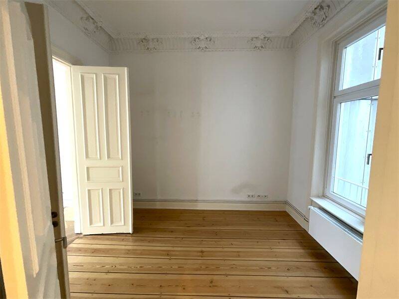 Mittendrin und ruhig - 5 Zimmer WHG, ca. 134 m², WG geeignet, im 3. OG am Steindamm, St. Georg
