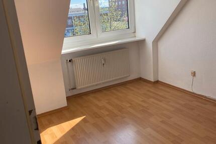 Helle 3-Zimmer-Dachgeschosswohnung in Wandsbek - Top Lage zimmer