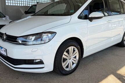 VW Touran 176.259 km 11.900 &euro; Bönningstedt 25474