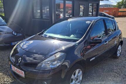 Renault Clio 175.000 km 2.499 € Buxtehude 21614