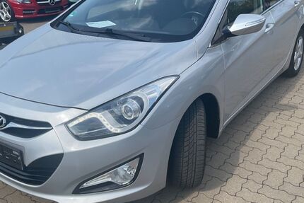 Hyundai i40 146.300 km 4.499 &euro; Hamburg 21107