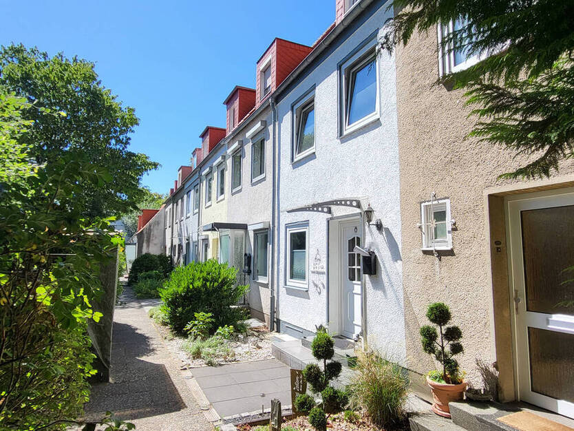 Reihenmittelhaus mit GartenTerrasse (Westlage) auf Erbbaugrundstück in Lübeck-St. Gertrud (Marli)