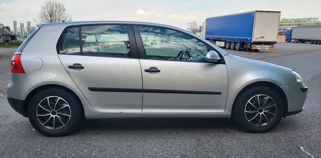 VW Golf 181.000 km 2.790 &euro; Winsen 21423