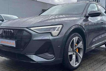 Audi e-tron 55.621 km 36.950 &euro; Hamburg 22047