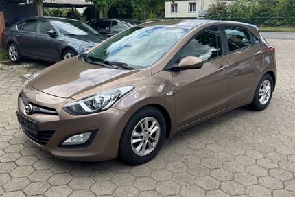 Hyundai i30 285.000 km 4.250 &euro; Stelle 21435