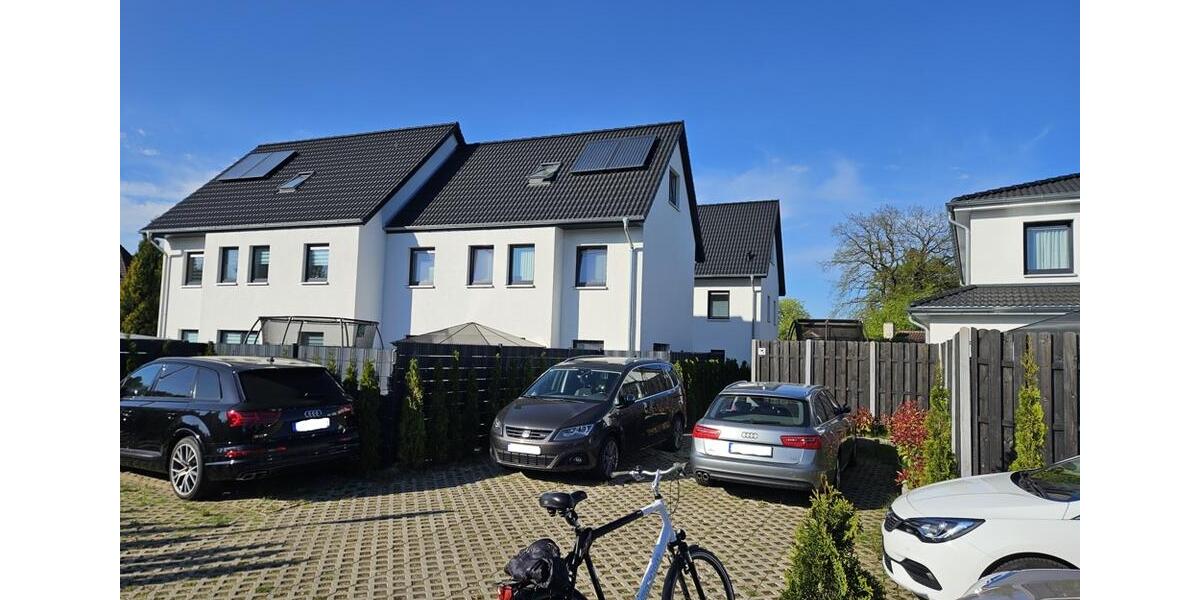 Doppelhaushälfte Pinneberg - 5 Zimmer, 170 m&sup2;, 2.125&euro; | Angebot:25353181