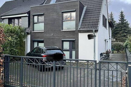 Haus Hamburg Sasel - 7 Zimmer, 135 m&sup2;, 3.300&euro; | Angebot:26275113