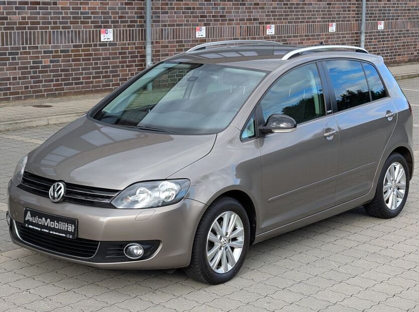 VW Golf 174.093 km 5.678 € BARSBÜTTEL 22885