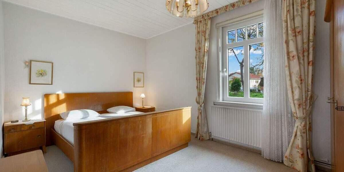 Charmantes Einfamilienhaus mit zwei Wohneinheiten und großem Entwicklungspotenzial! 5 zimmer