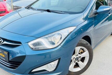 Hyundai i40 129.000 km 7.400 € Hamburg 20537