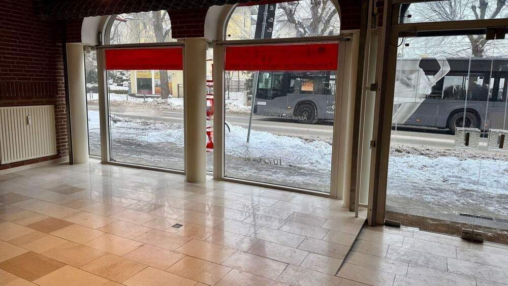 Gewerbeobjekt Hamburg Blankenese - 1 Zimmer, 105 m&sup2;, 2.900&euro; | Angebot:26204051