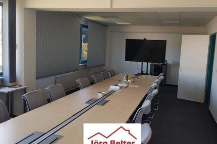 Repräsentative Bürofläche mit PKW-Stellplätzen zimmer