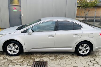 Toyota Avensis 135.708 km 7.900 € Hamburg 20097