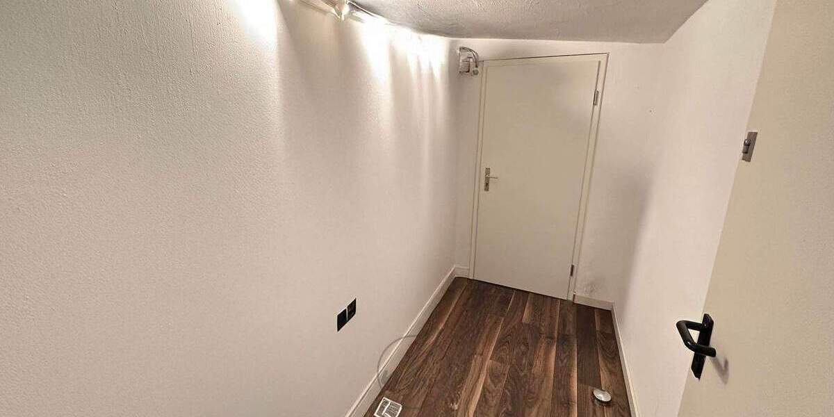 Gewerbeobjekt Hamburg Wandsbek - 4 Zimmer, 145 m&sup2;, 1.450&euro; | Angebot:26092839