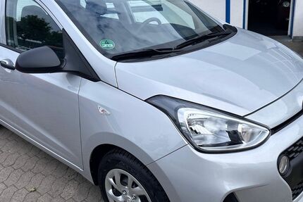 Hyundai i10 5.500 km 8.890 &euro; Hamburg 20537