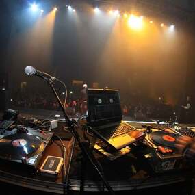 Earl Sweatshirt - 3LWORLDTOUR | VIP Package 26.01.2026 Uebel & Gefährlich