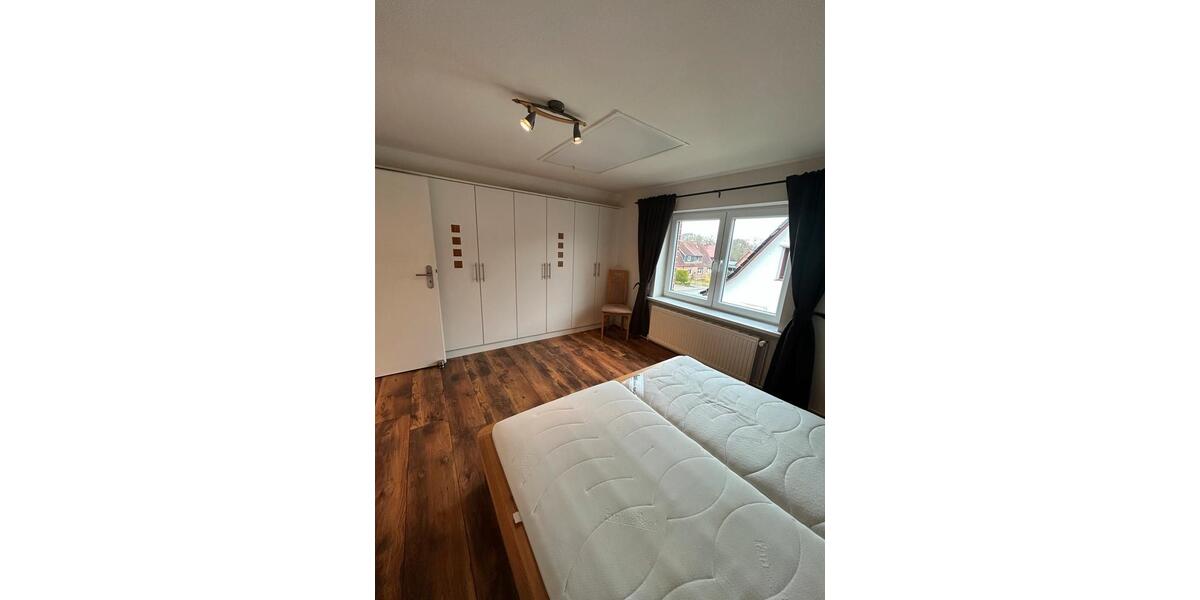 Dachgeschoßwohnung Trittau - 2 Zimmer, 86 m&sup2;, 1.195&euro; | Angebot:26399519