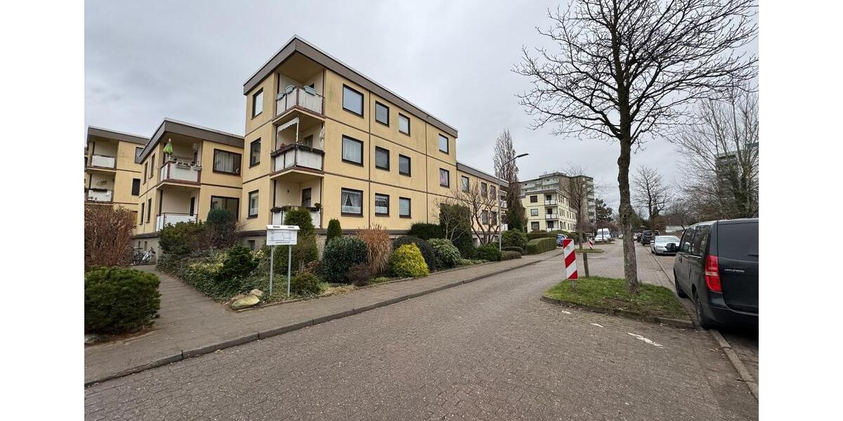 Schöne 3 Zimmer Wohnung+Tiefgaragenstellplatz in zentraler Lage 3 zimmer